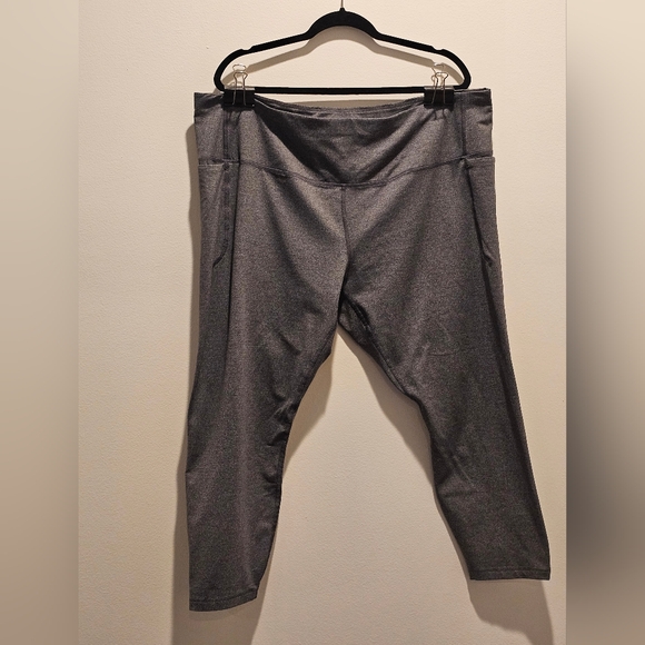 BUNDLE 9 women's plus size 3X / 22 shorts, leggings and jeans - Picture 8 of 9